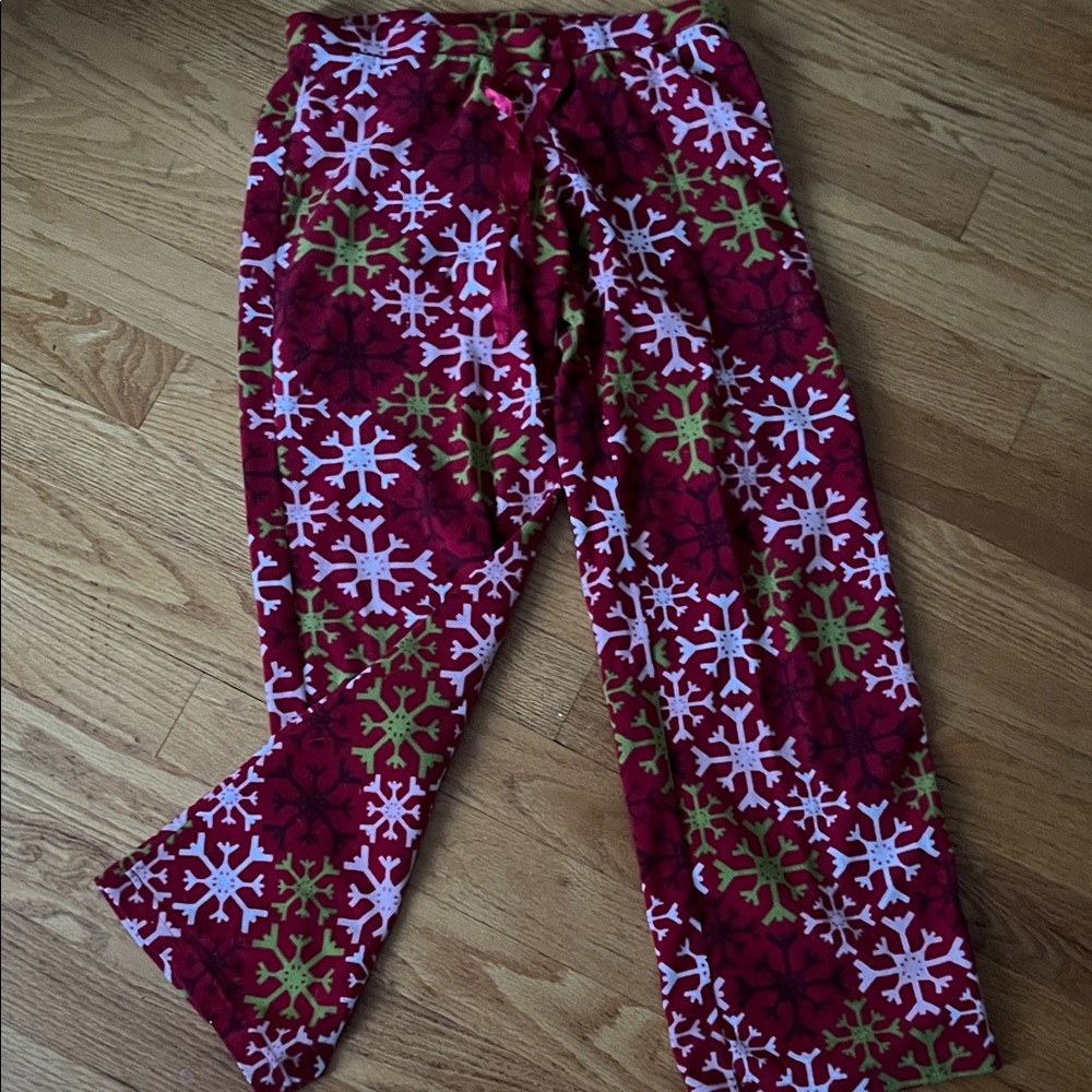 Old Navy Red and Green Snowflake Pajama Pants
